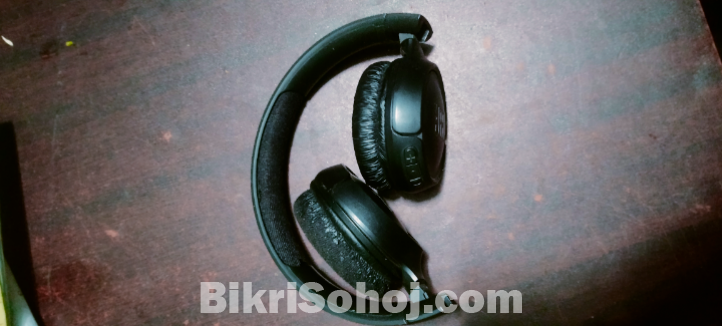 JBL Bluetooth headphones